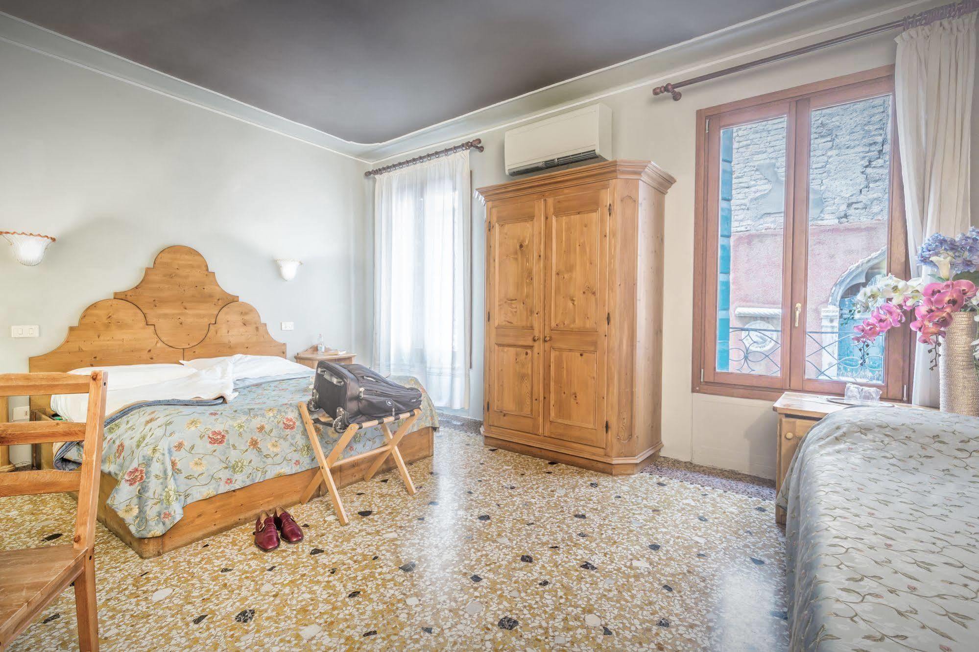 Locanda Bareteri Venice Exterior photo